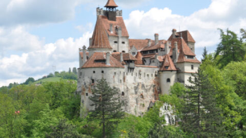 You Can Get A Free COVID-19 Vaccine At Dracula’s Castle If You Dare