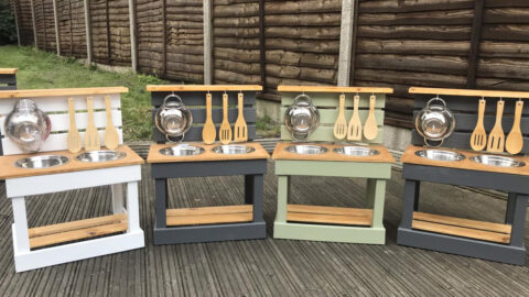 You Can Get Mini Mud Play Kitchens For Your Kids And They Are Adorable