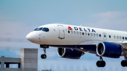 Delta And United Airlines Are Requiring All New Hires Be Fully Vaccinated Before Starting Employment