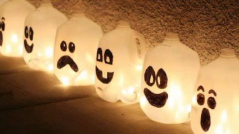 You Can Make Jack O’ Lanterns Out Of Milk Jugs And Glow Sticks And They Are Creepy Cool