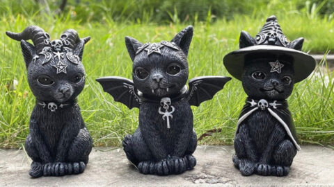 These Halloween Cat Lawn Gnomes Are Both Cute And Creepy At The Same Time