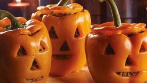 Jack-O-Lantern Stuffed Bell Peppers Are The New Cooking Trend For Fall