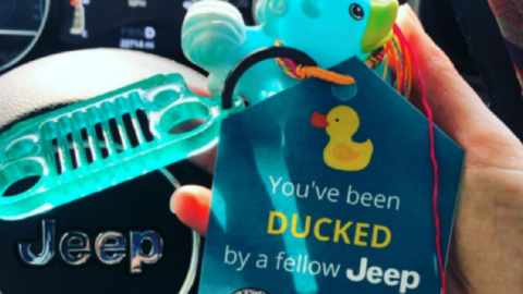 Do You Ever Wonder Why Jeep Owners Put Ducks On Other Jeeps and Call It ‘Jeep Ducking’?