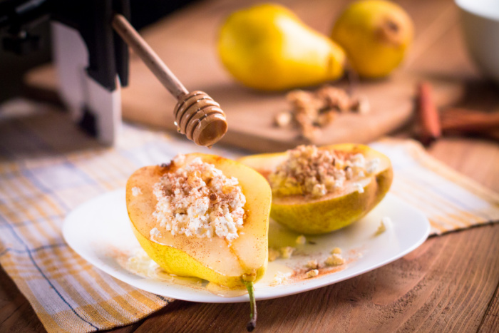 2-Ingredient Honey Roasted Pears Dessert