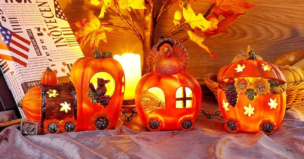 This Lighted Pumpkin Train Is The Perfect Centerpiece For Thanksgiving Dinner