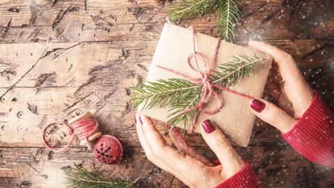 How To Give The Perfect Gift And Win The Holiday Season