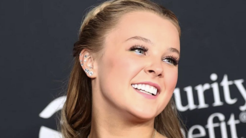 JoJo Siwa Rocked A More Grown-Up Look at The American Music Awards and You Have To See It