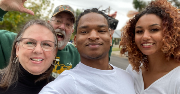 Remember The Grandma That Accidentally Invited A Teen To Thanksgiving Dinner? Well, They Are Celebrating 7 Years!