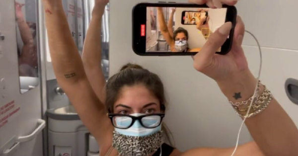 This Woman Quarantined In An Airplane Bathroom For 3 Hours After Testing Positive For COVID On A Flight
