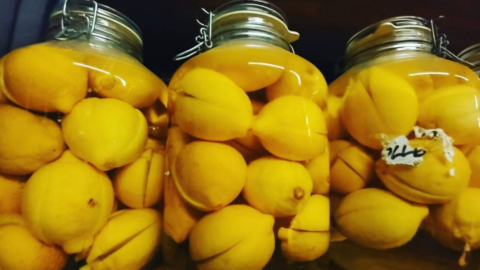 This Hack Helps You Keep Lemons Fresh For Months