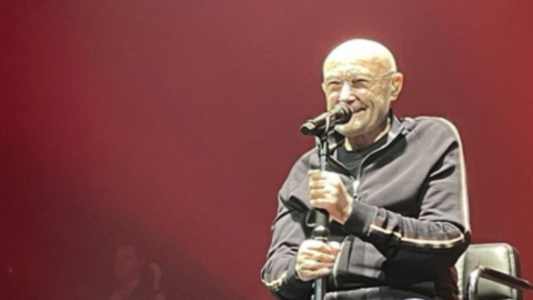 Phil Collins Gives Emotional Farewell At His Last Concert