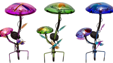 You Can Get Solar Powered Mushroom Lights To Light Up Your Fairy Garden