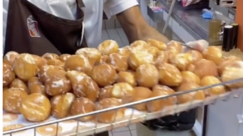 A Dunkin’ Employee Reveals What They Do With The Leftover Donuts At The End Of The Day And It Makes Me Want to Cry