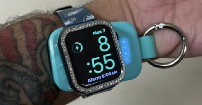 You Can Get A Portable Wireless Charger For Your Apple Watch And My Life Is Now Complete