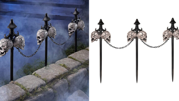 These Spooky Skull Lawn Stakes Are The Perfect Way To Usher Halloween Right To Your Door