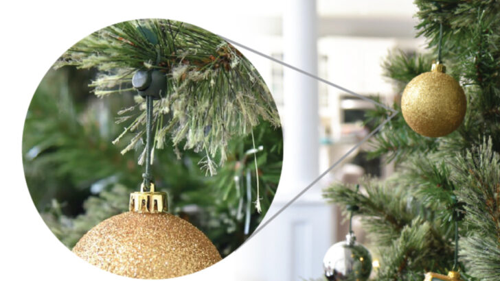 These Ornament Anchor Hooks Are A Game Changer For Decorating Your Christmas Tree