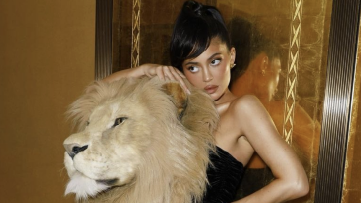 Kylie Jenner Wore a Dress with A Lion’s Head On It and Everyone is Freaking Out