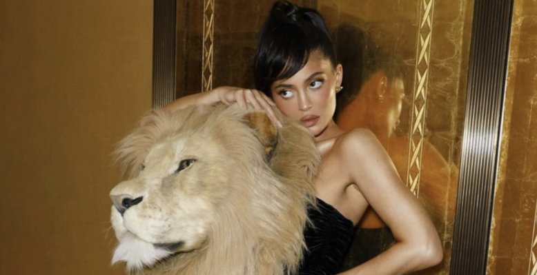 Kylie Jenner Wore a Dress with A Lion’s Head On It and Everyone is Freaking Out