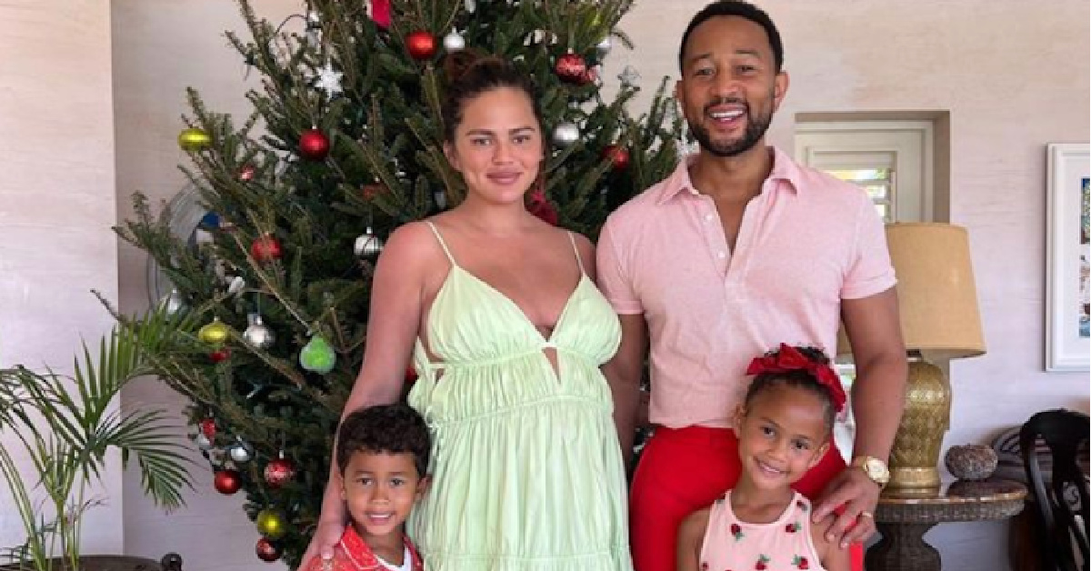 Chrissy Teigen and John Legend Announce Their Newborn Daughter’s Name With The Sweetest Picture