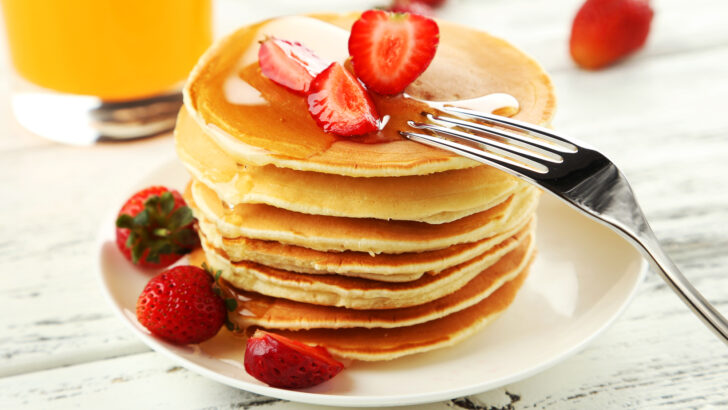 Here’s How To Make Eggless Pancakes