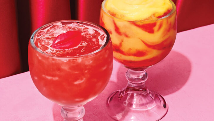 Applebee’s is Selling Giant Valentine’s Day Cocktails For Only $6 and I Love It