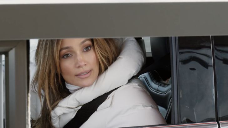 Jennifer Lopez Yelling at Ben Affleck to Get Her A Glazed Donut at Dunkin’ is Everything