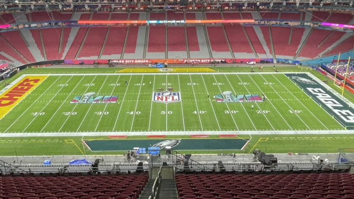 The Super Bowl Field is So Slippery, NFL Players Are Getting Hurt and Having to Change Gear