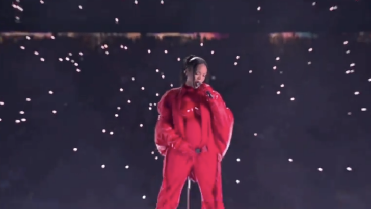 Did Rihanna’s Pre-Show Belly Rub Mean What We Think it Means?