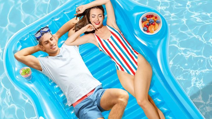 You Can Get A Giant Two Person Pool Float That Even Has a Spot to Hold a Bowl of Snacks