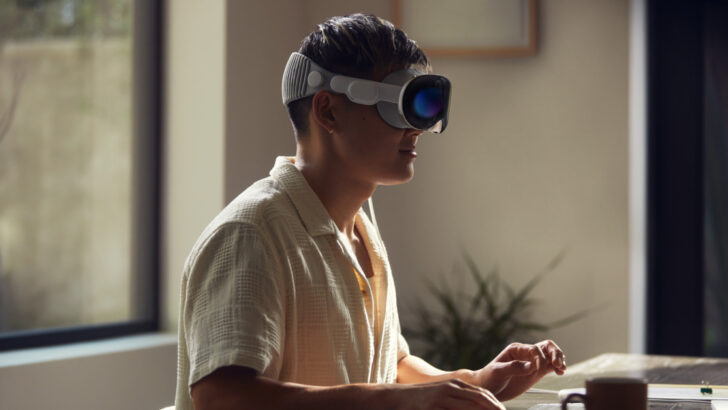Apple Releases It’s First VR Headset That Costs More Than a Downpayment on a Car