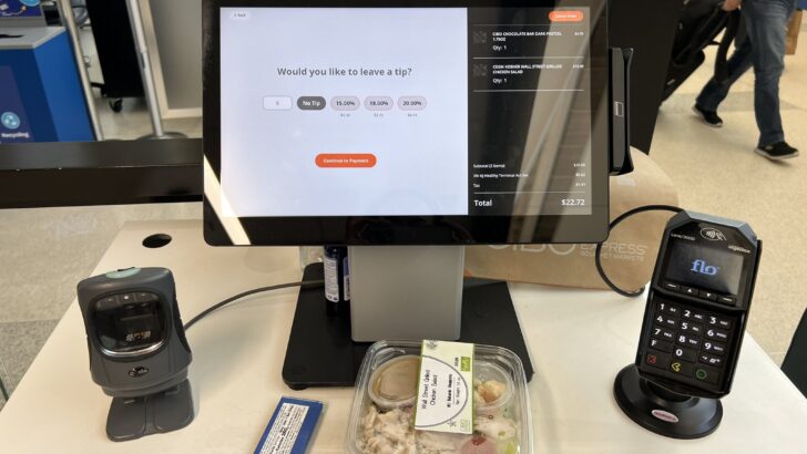 Some Self Checkout Machines Are Now Asking For Tips and People Are Livid