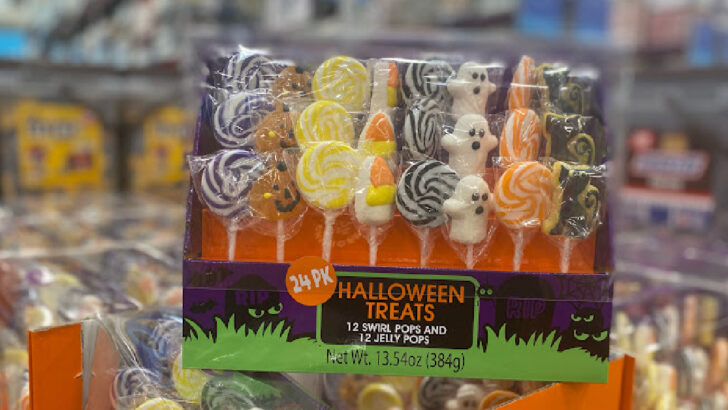 Sam’s Club is Selling A Giant Pack Of Halloween Lollipops That Are Perfect For Trick-or-Treaters