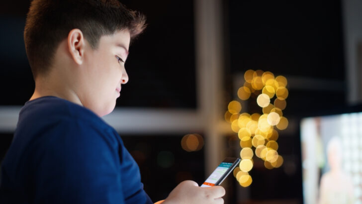 Dear Parents, Please Keep Your Kids off Social Media Right Now