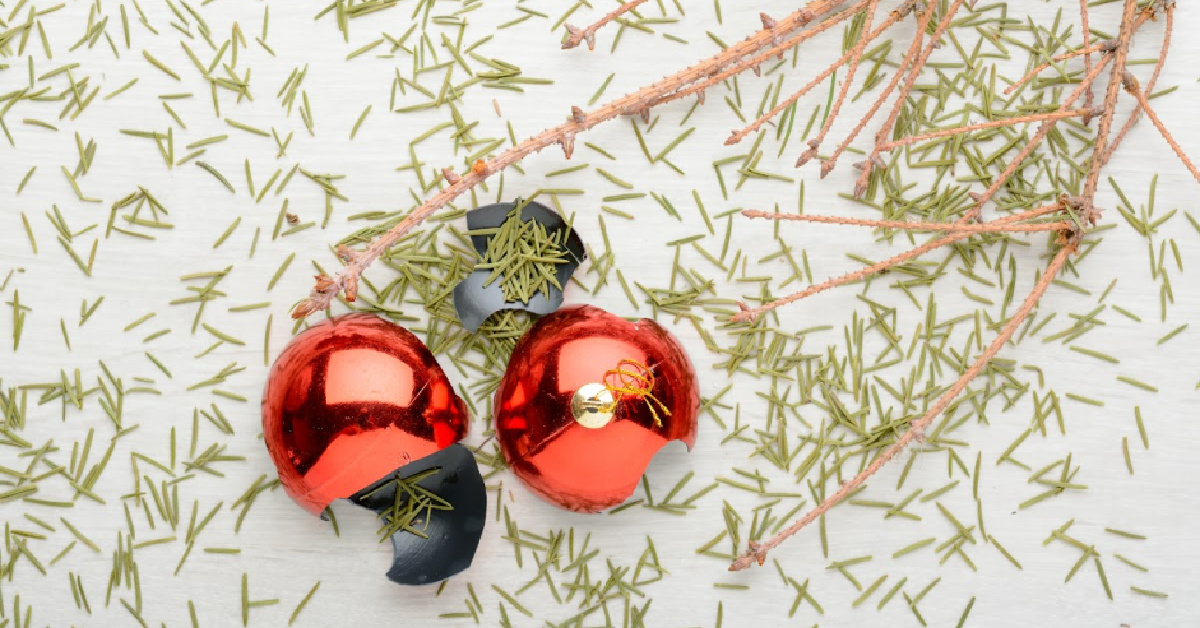 Here’s How to Clean Up Those Christmas Tree Needles