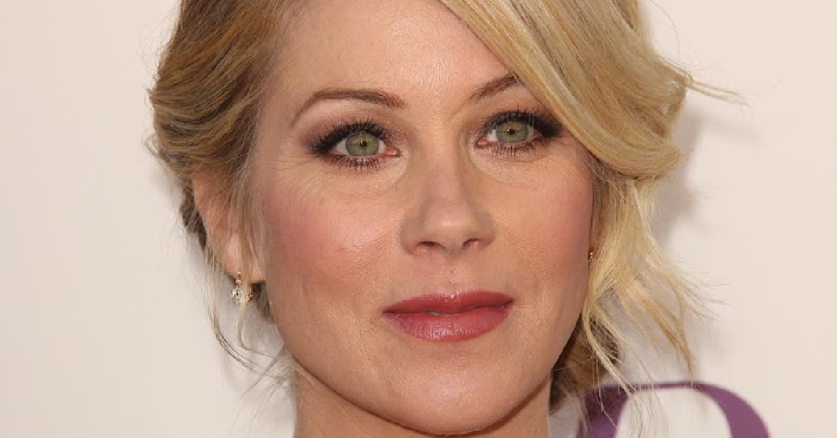 Christina Applegate Got A Standing Ovation At The Emmys Tonight And There Wasn’t A Dry Eye In The Room