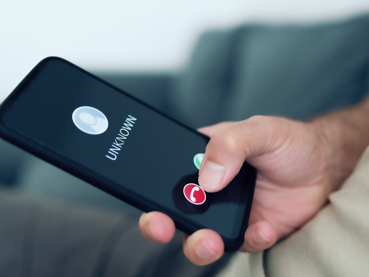 There’s A New Scam Going Around And You’re Going to Want to Read This Before Clicking Anything