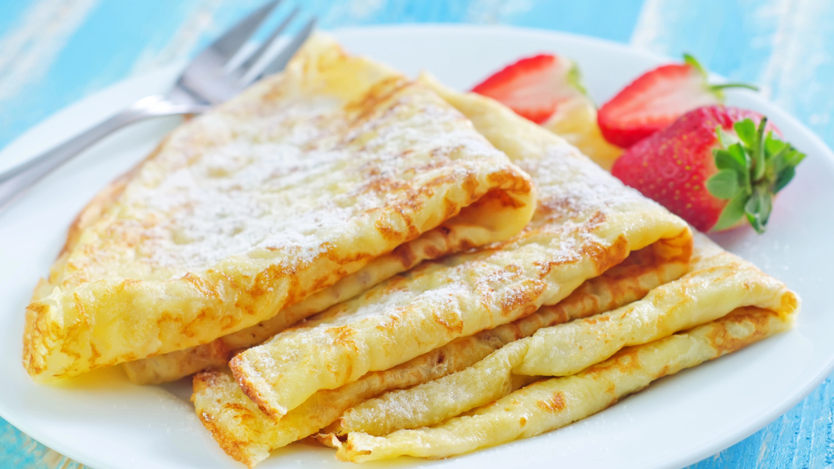 pancakes with strawberries