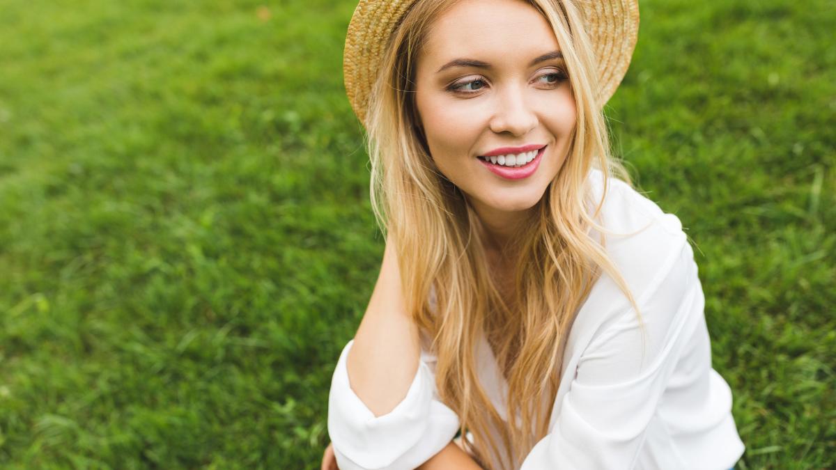 woman in hat