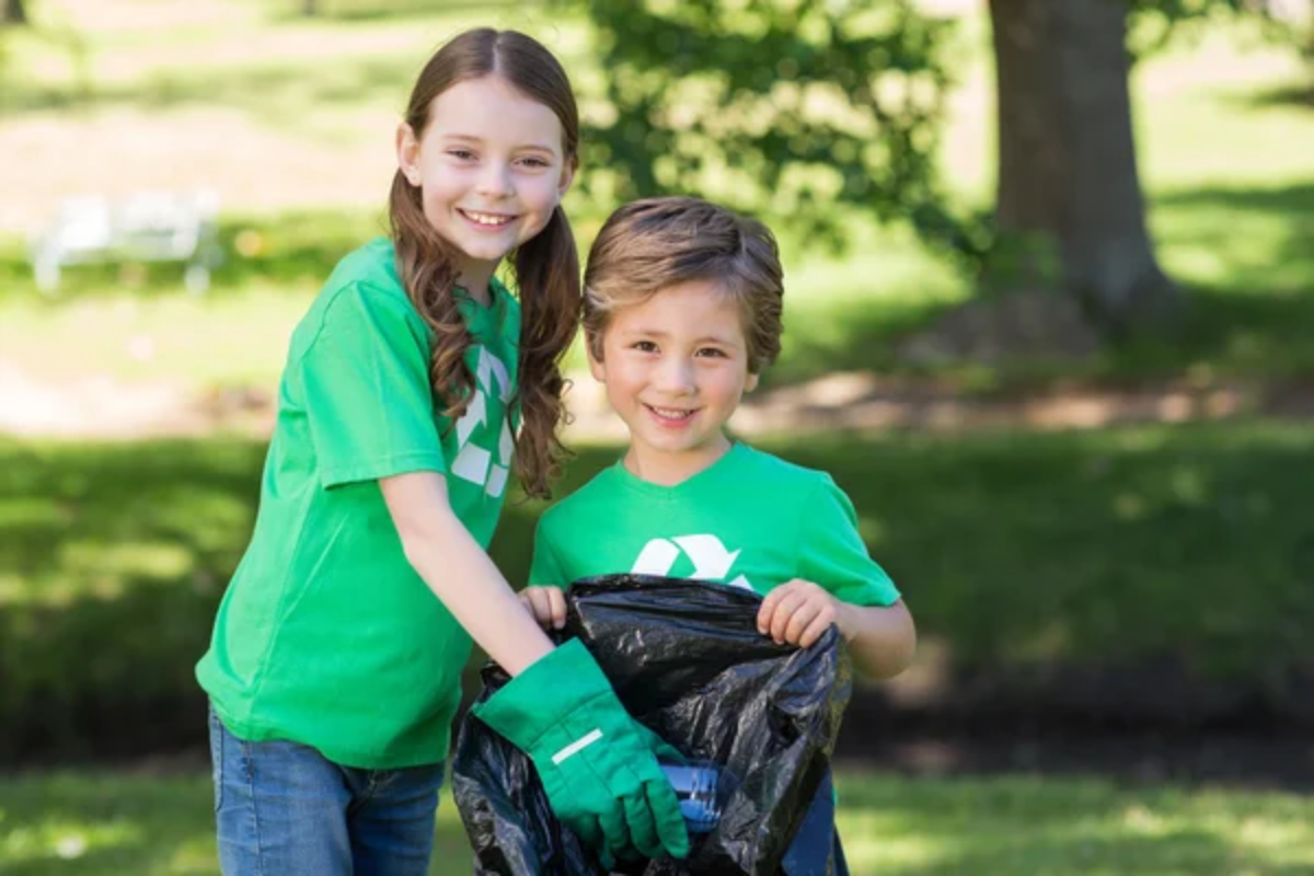Children Recycling Volunteer