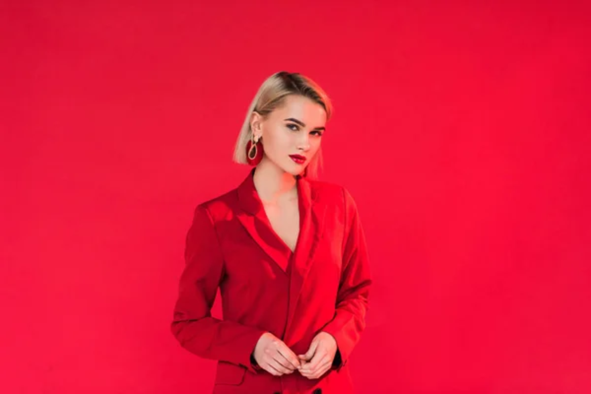 Woman Fashion Suit