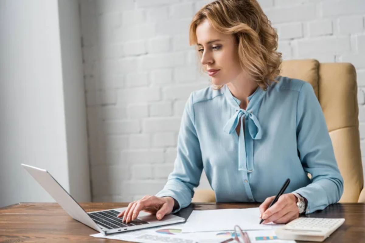 Woman Work Computer