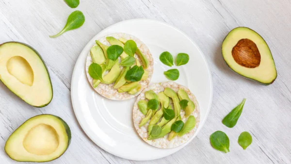 avocado and rice cake