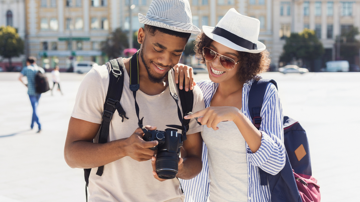 couple traveling