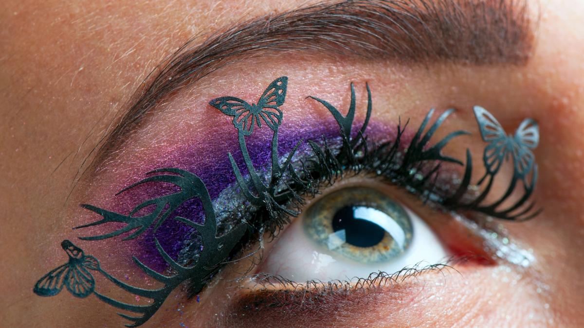 eyelashes