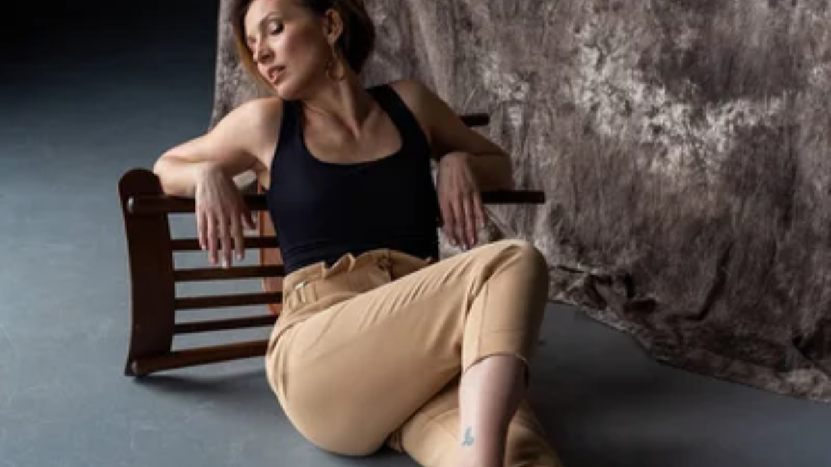 high waisted pants and top