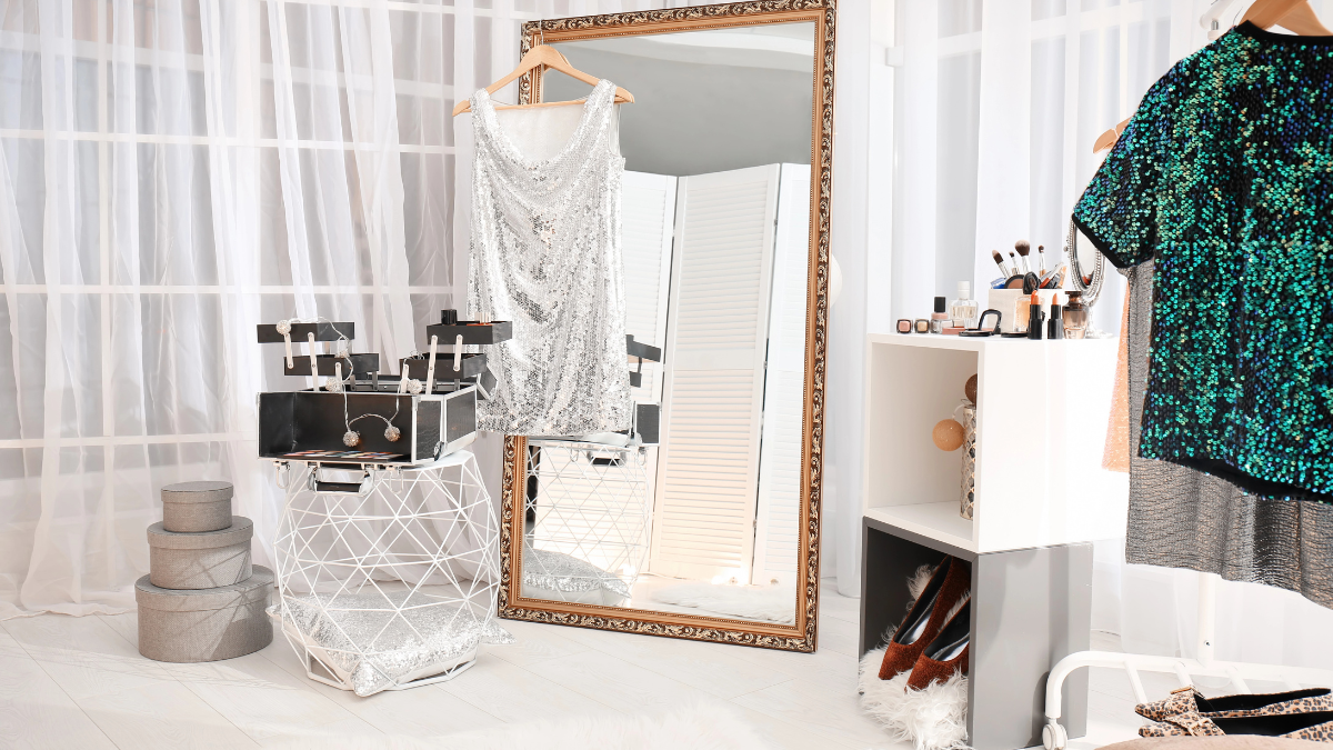 mirror in bedroom