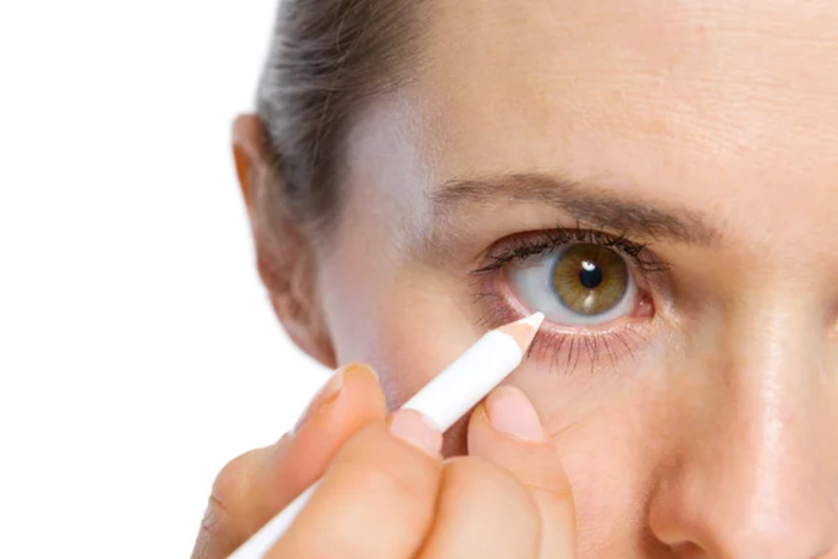 Make Up Eye Liner