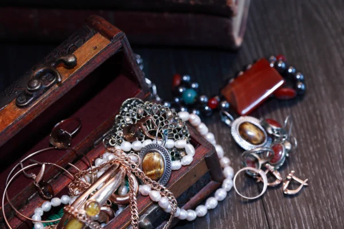 Vintage Jewelry