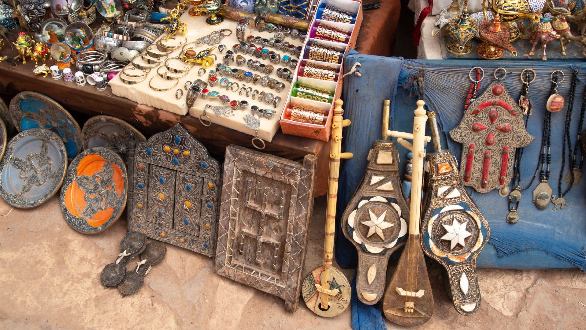 antique plates and decor