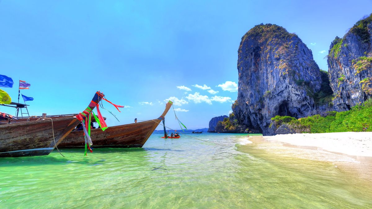 boat on beach